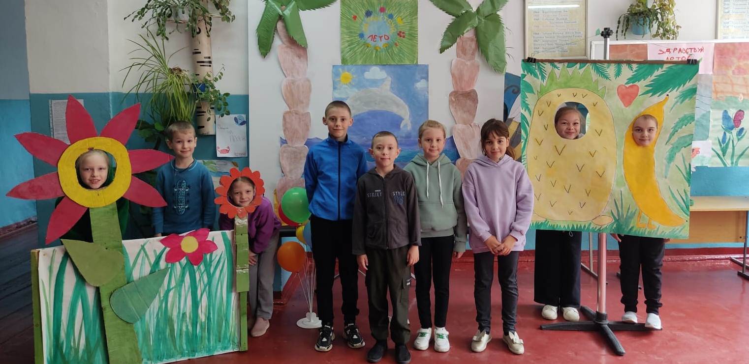 В  школах Шипуновского района открылись профильные смены и пришкольные лагеря с дневным пребыванием..