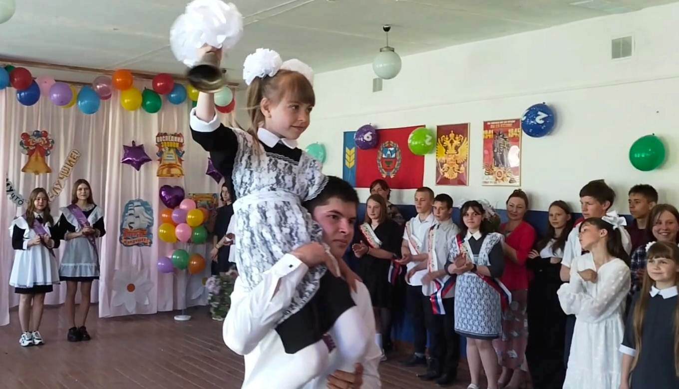 Для наших выпускников прозвучал  последний школьный звонок.