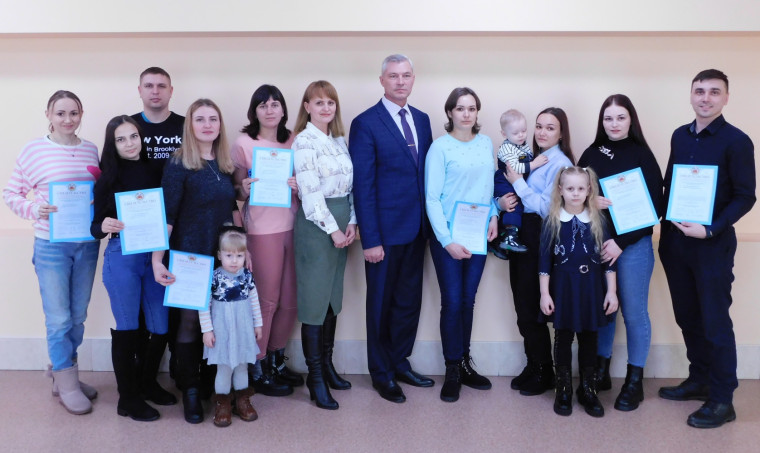 Восемь семей Шипуновского района получили государственную поддержку на приобретение жилья. Восемь семей Шипуновского района получили государственную поддержку на приобретение жилья.